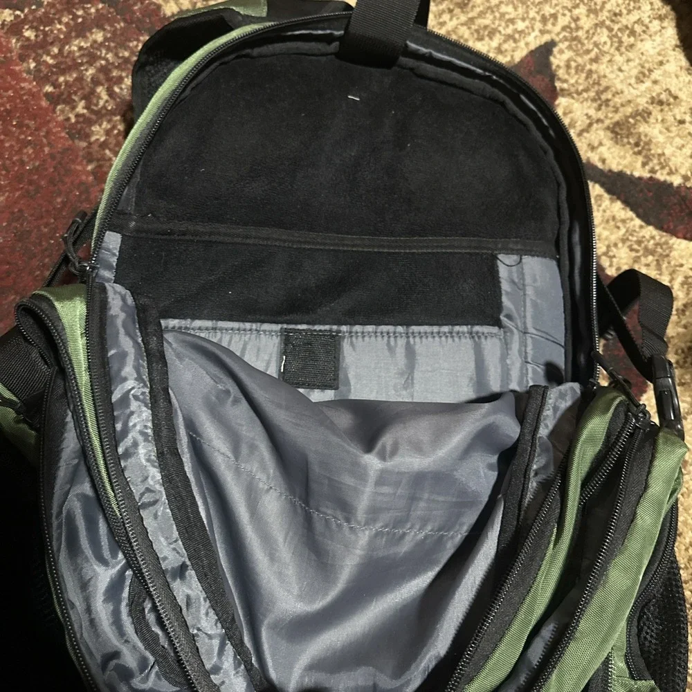 SwissGear ScanSmart Laptop Backpack Green Black 15 Inch Universal Tech Bag